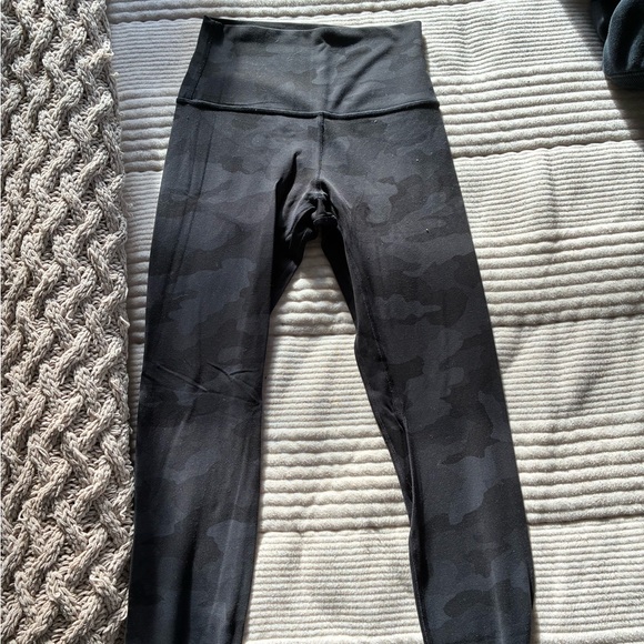 Lululemon High-Waisted Black Camouflage Leggings “28 - Picture 4 of 6